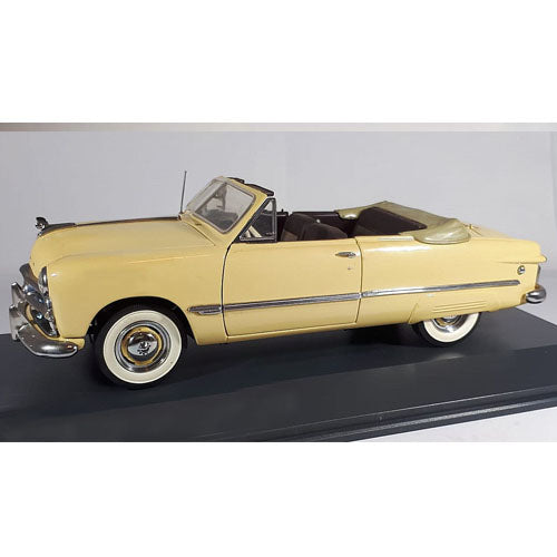 1949 Ford Custom Convertible (Creme) (20 cm) 1/24 Franklin Mint (Opruiming)