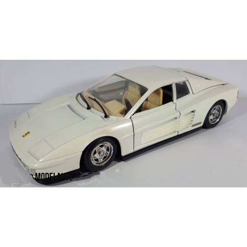 Ferrari Testarossa (Wit) (18cm) 1/24 Bburago (Opruiming)