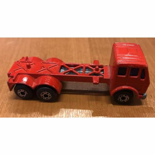 Matchbox Mercedes Container Truck (Opruiming)