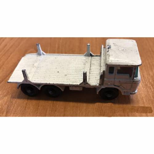 Matchbox Girder Truck White (Opruiming)